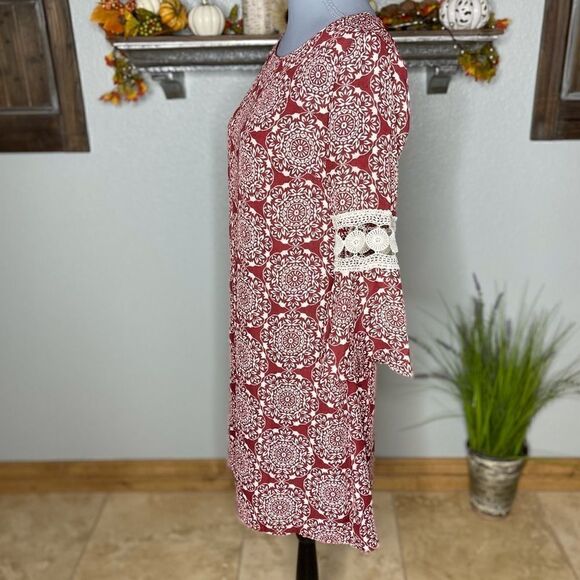 Luxology Red Cream Floral Mosaic 60’s Vibe Groovy Hippie Shift Dress Size 8 - Picture 7 of 16